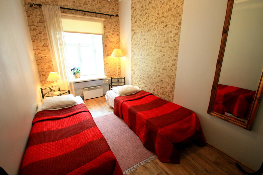 Oldhouse Hostel Tallinn Bagian luar foto