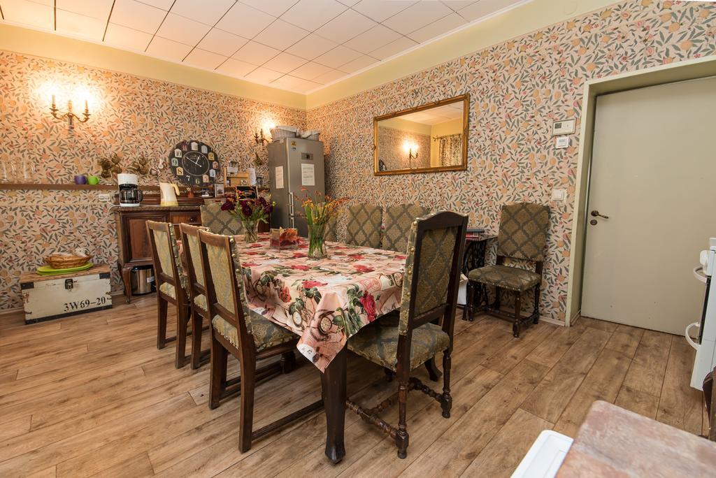 Oldhouse Hostel Tallinn Bagian luar foto