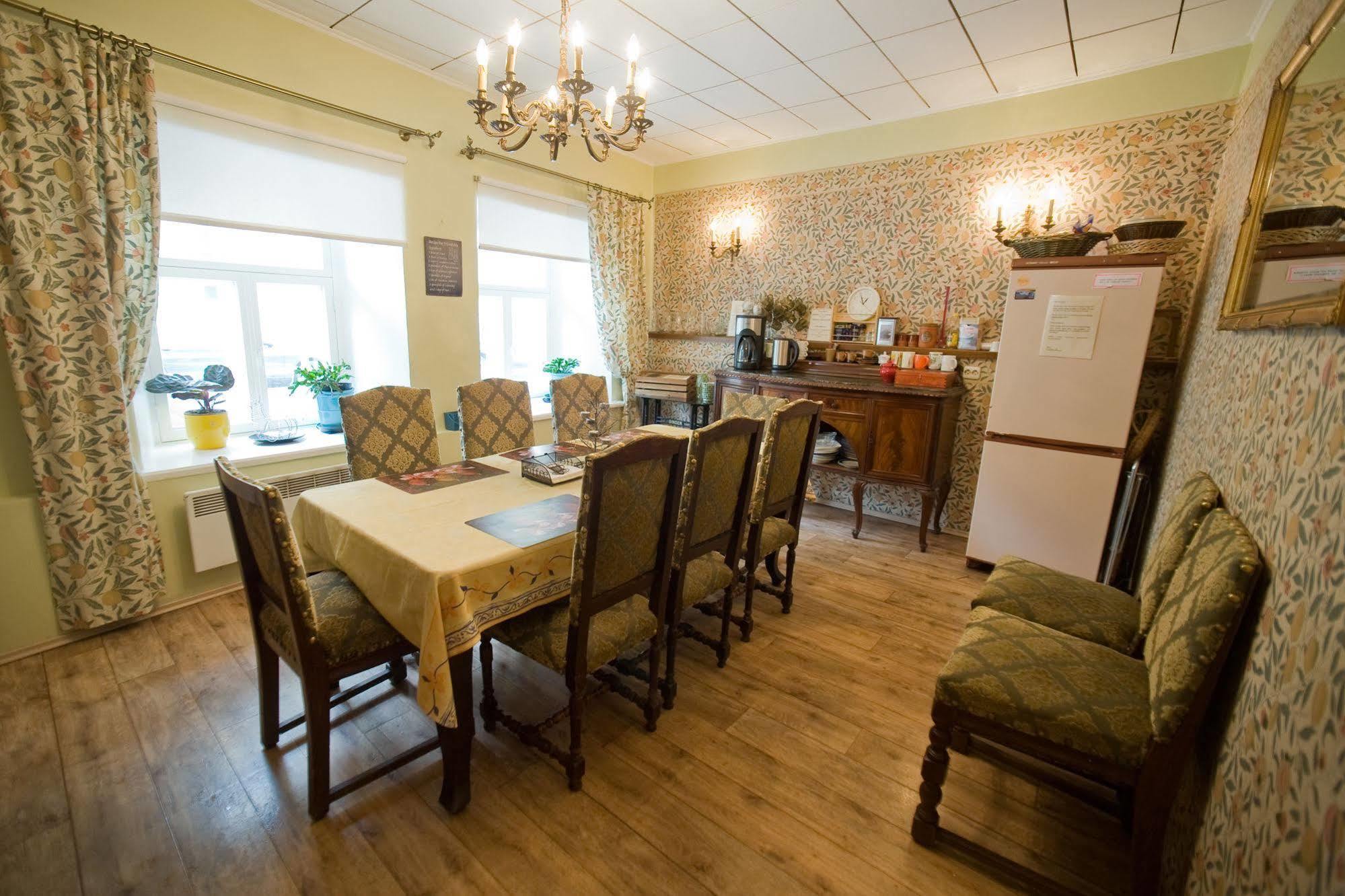 Oldhouse Hostel Tallinn Bagian luar foto