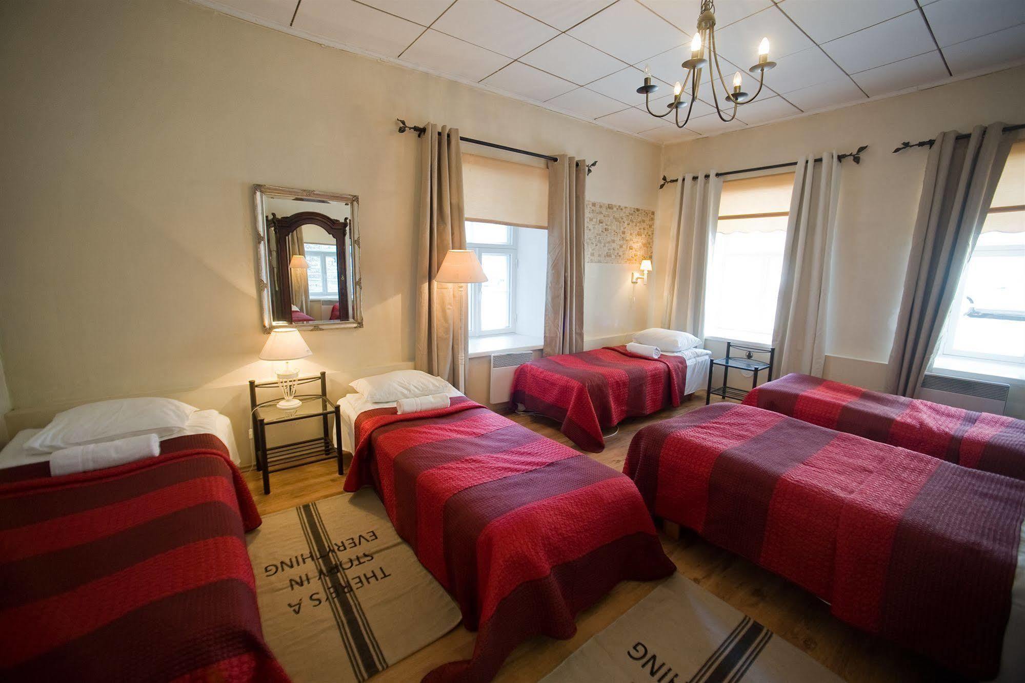 Oldhouse Hostel Tallinn Bagian luar foto