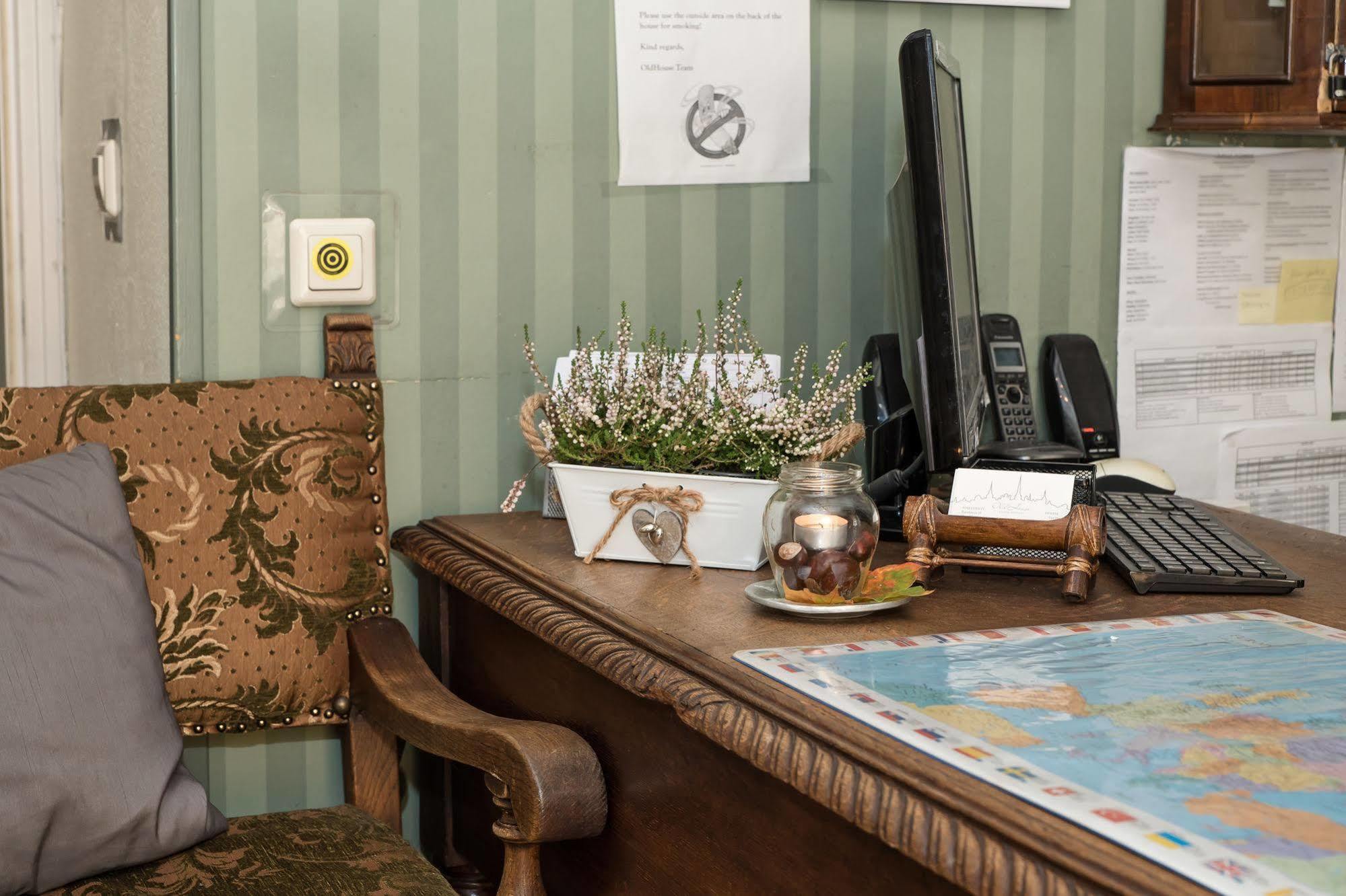 Oldhouse Hostel Tallinn Bagian luar foto