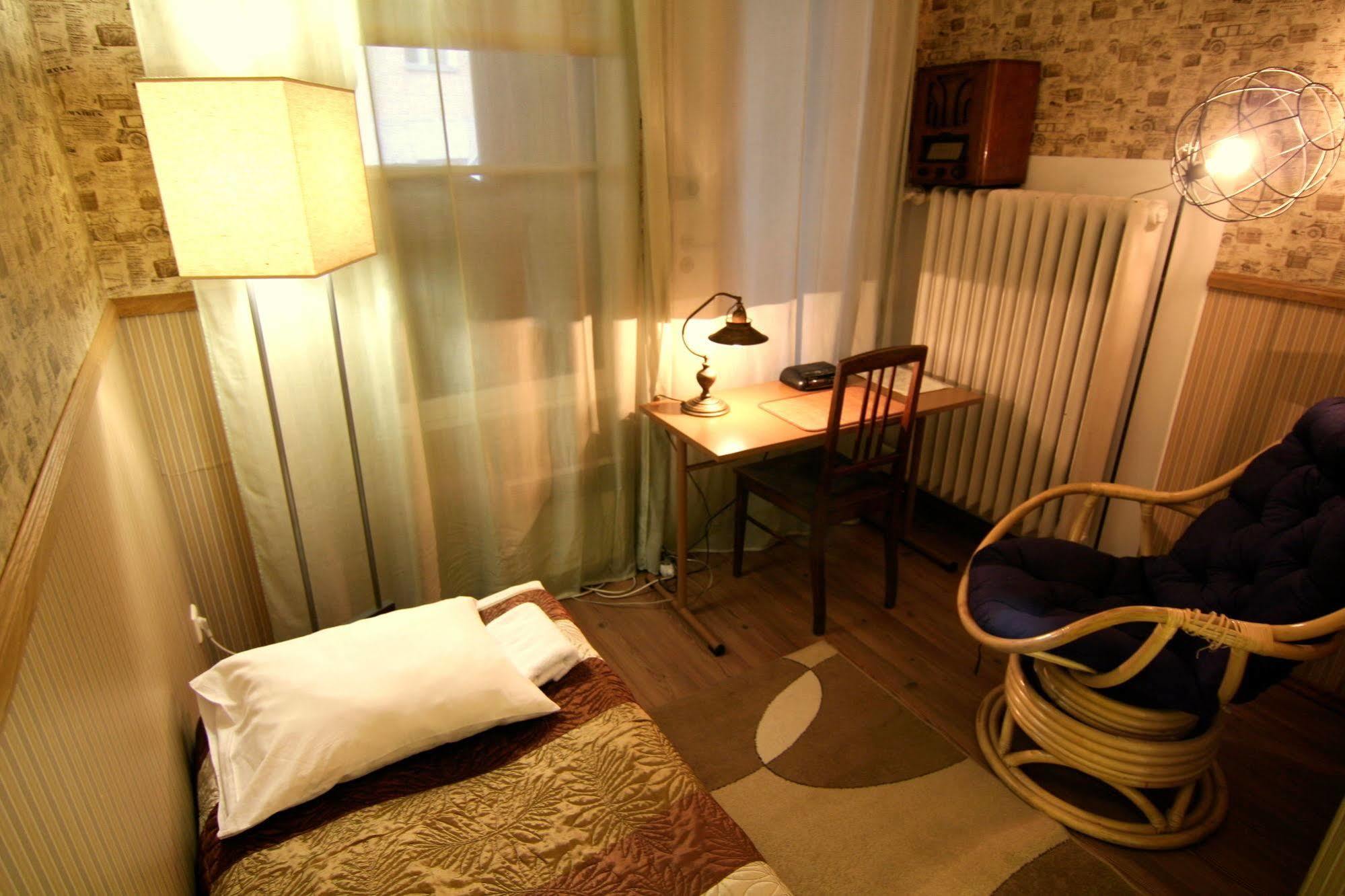 Oldhouse Hostel Tallinn Bagian luar foto