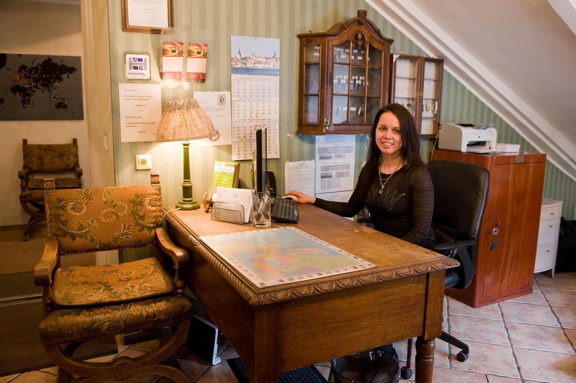 Oldhouse Hostel Tallinn Bagian luar foto